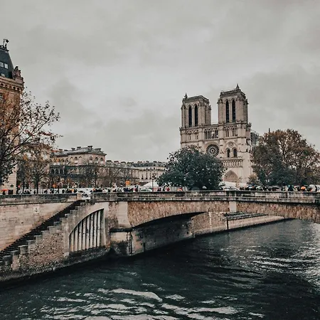 Loft Rare Avec Patio Chic - Tour Eiffel Parigi